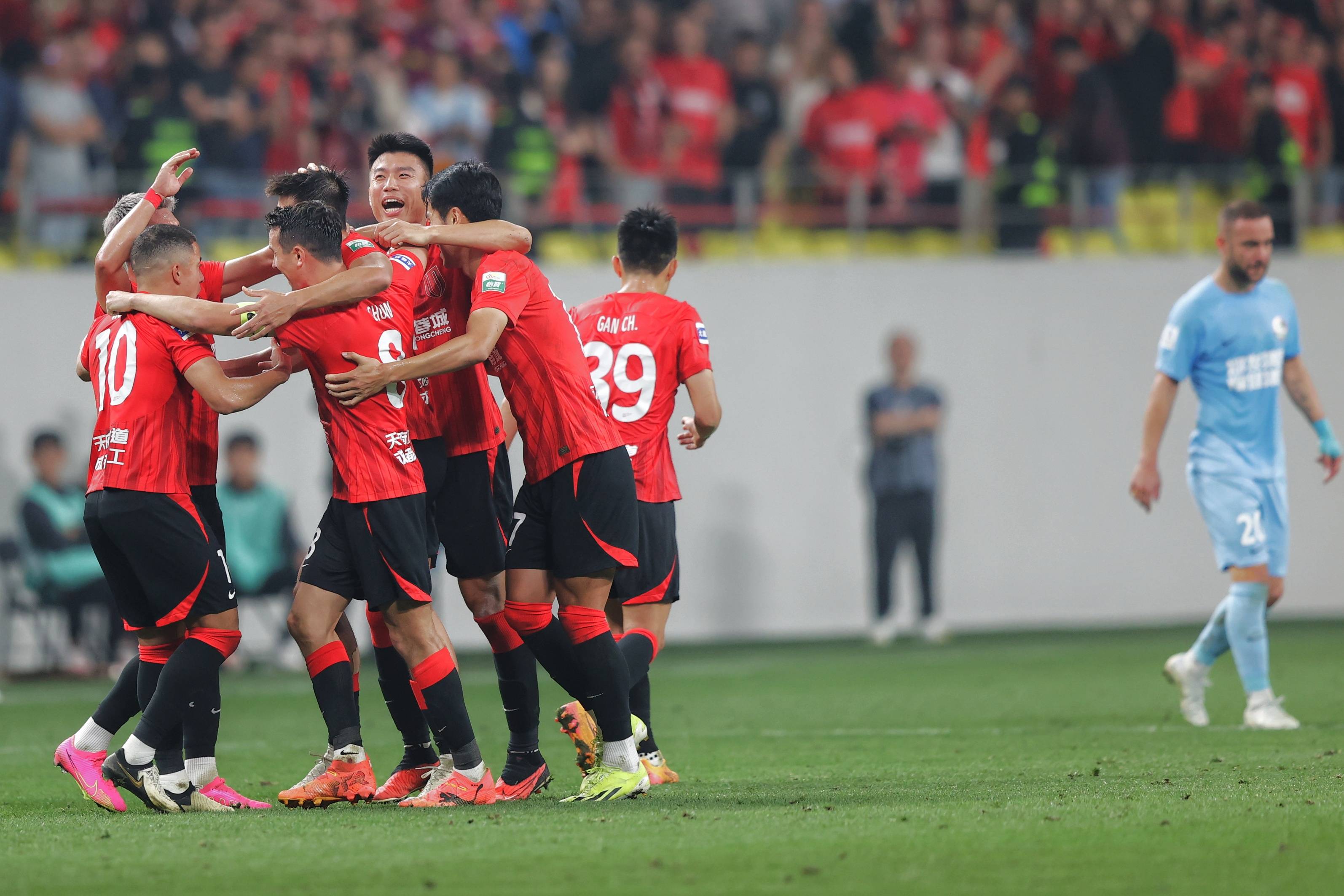 成都蓉城迎英超关键赛，今夜造点机会，底气十足，阵容厚度经受考验(ff1430主线任务一览表)-九游电竞